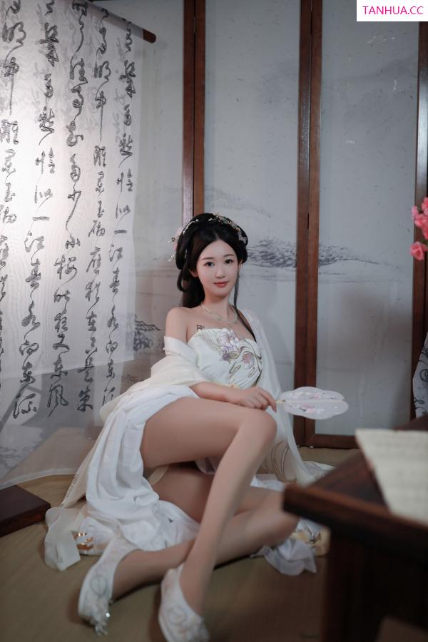 唐安琪  [XiuRen]高清写真图 2024.07.22 No.8898 唐安琪 丝袜美腿第9张图片